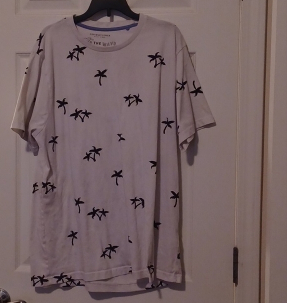 -- Denim & Flower Graphic Tee - Picture 6 of 6